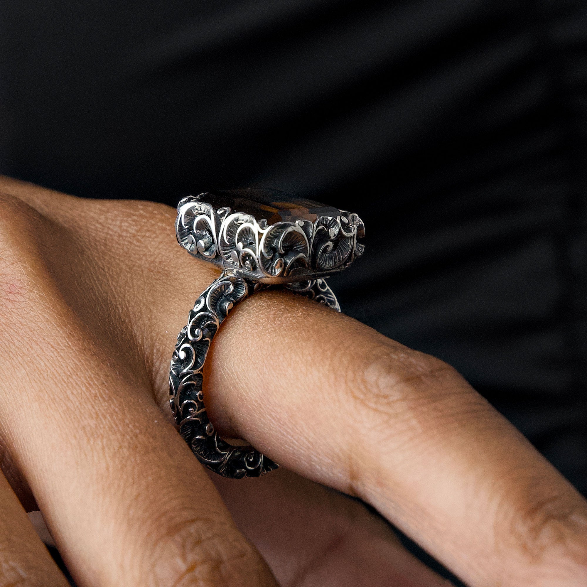 ANELLO SOLITARIO TAGLIO SMERALDO