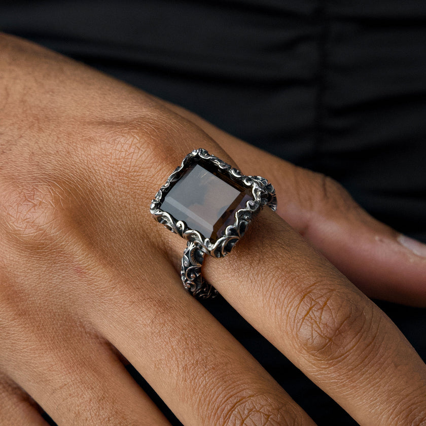 ANELLO SOLITARIO TAGLIO SMERALDO