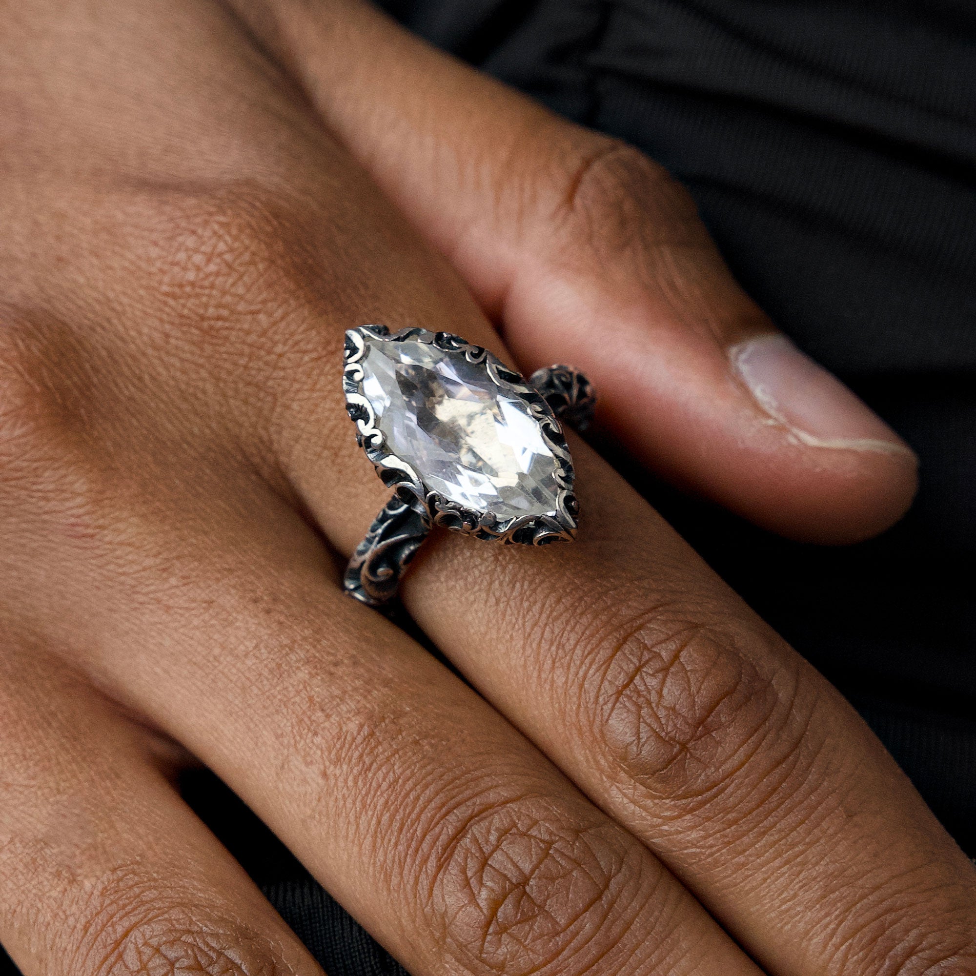 ANELLO SOLITARIO NAVETTE