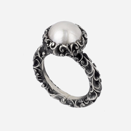 Silver solitaire ring with white pearl