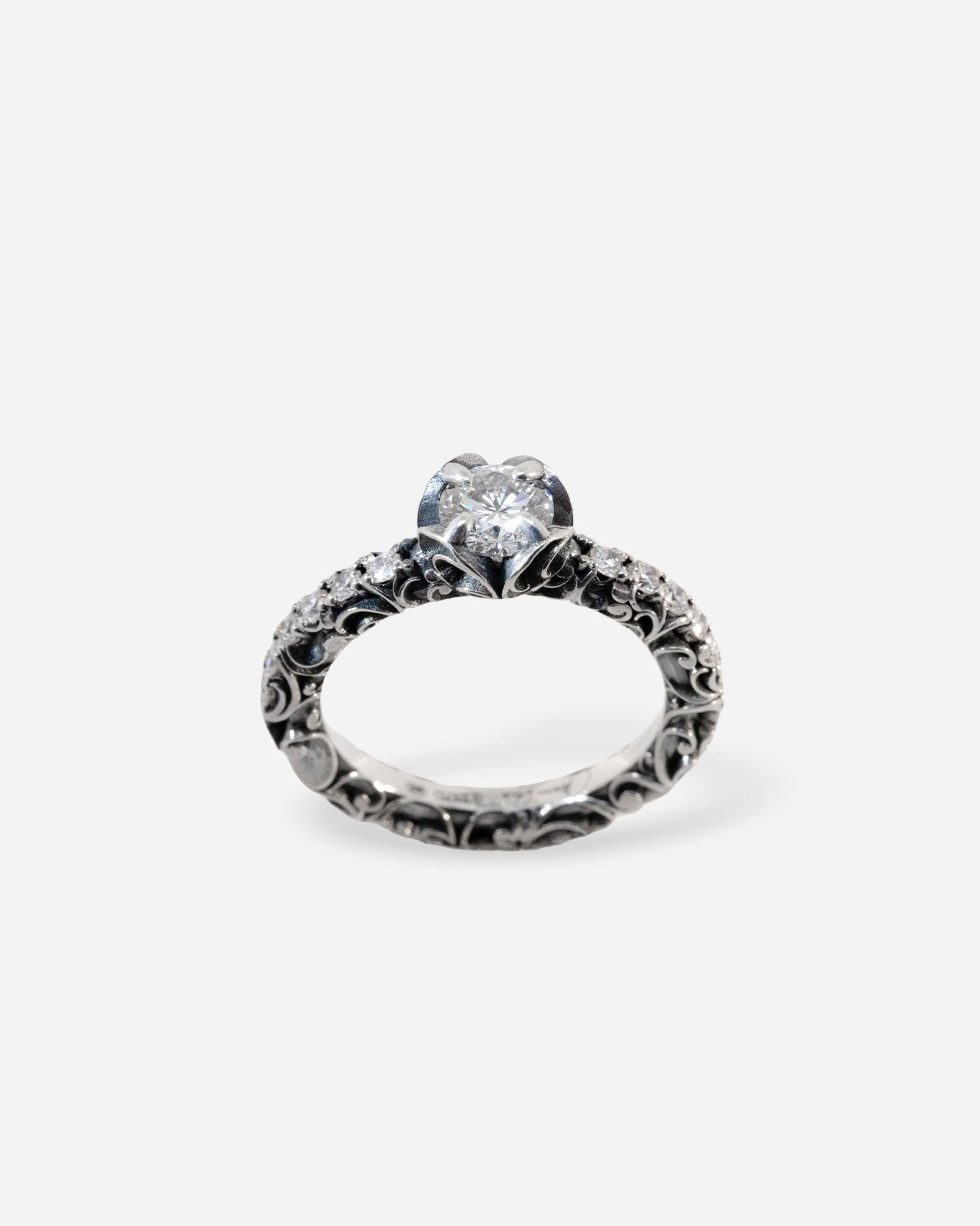 ANELLO SOLITARIO PAVÉ DIAMONDS