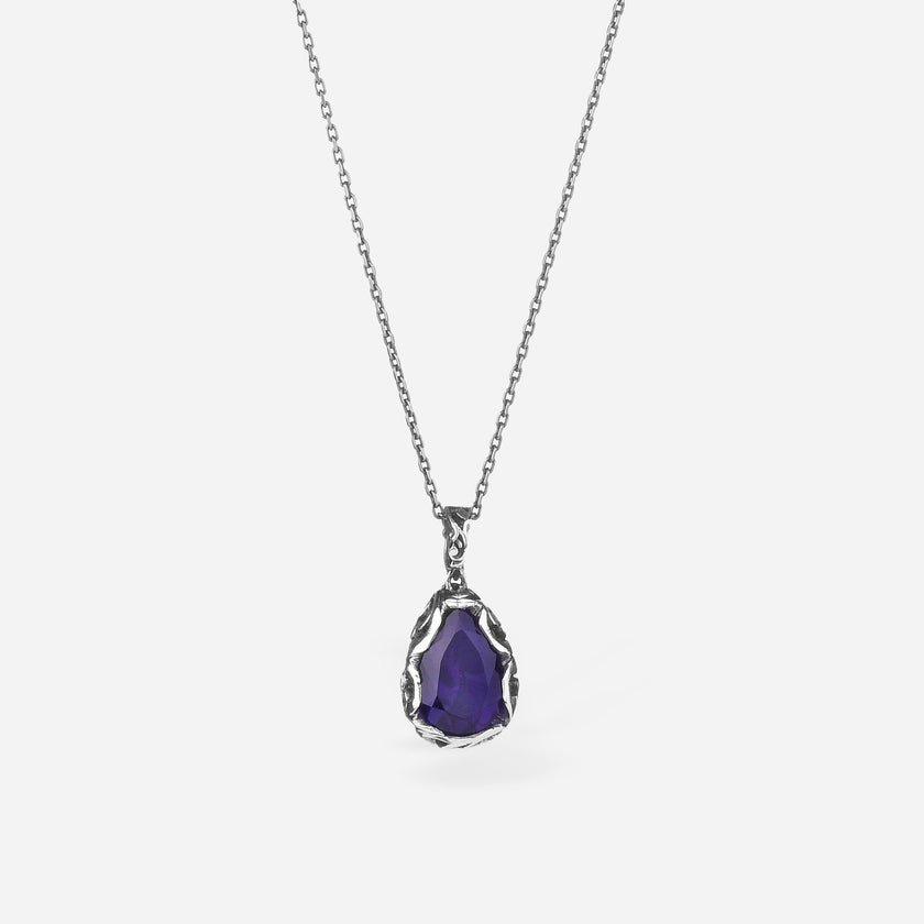 COLLANA LUNGA CON PIETRA A GOCCIA