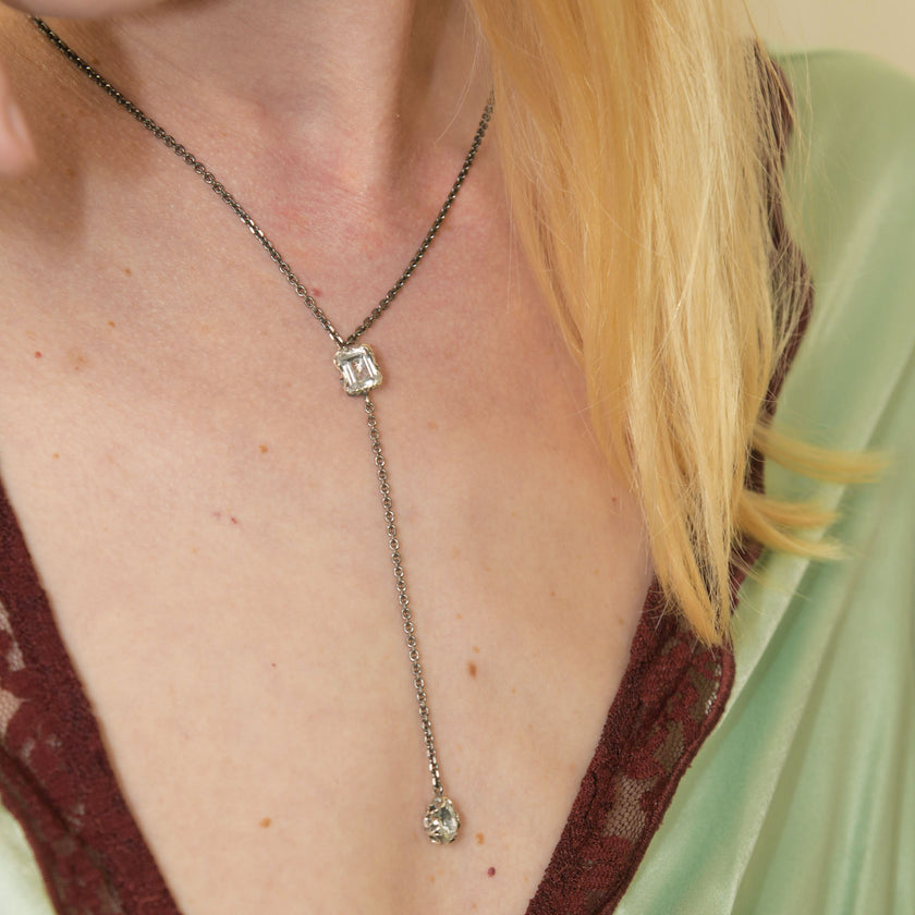 COLLANA Y NECK SQUARED