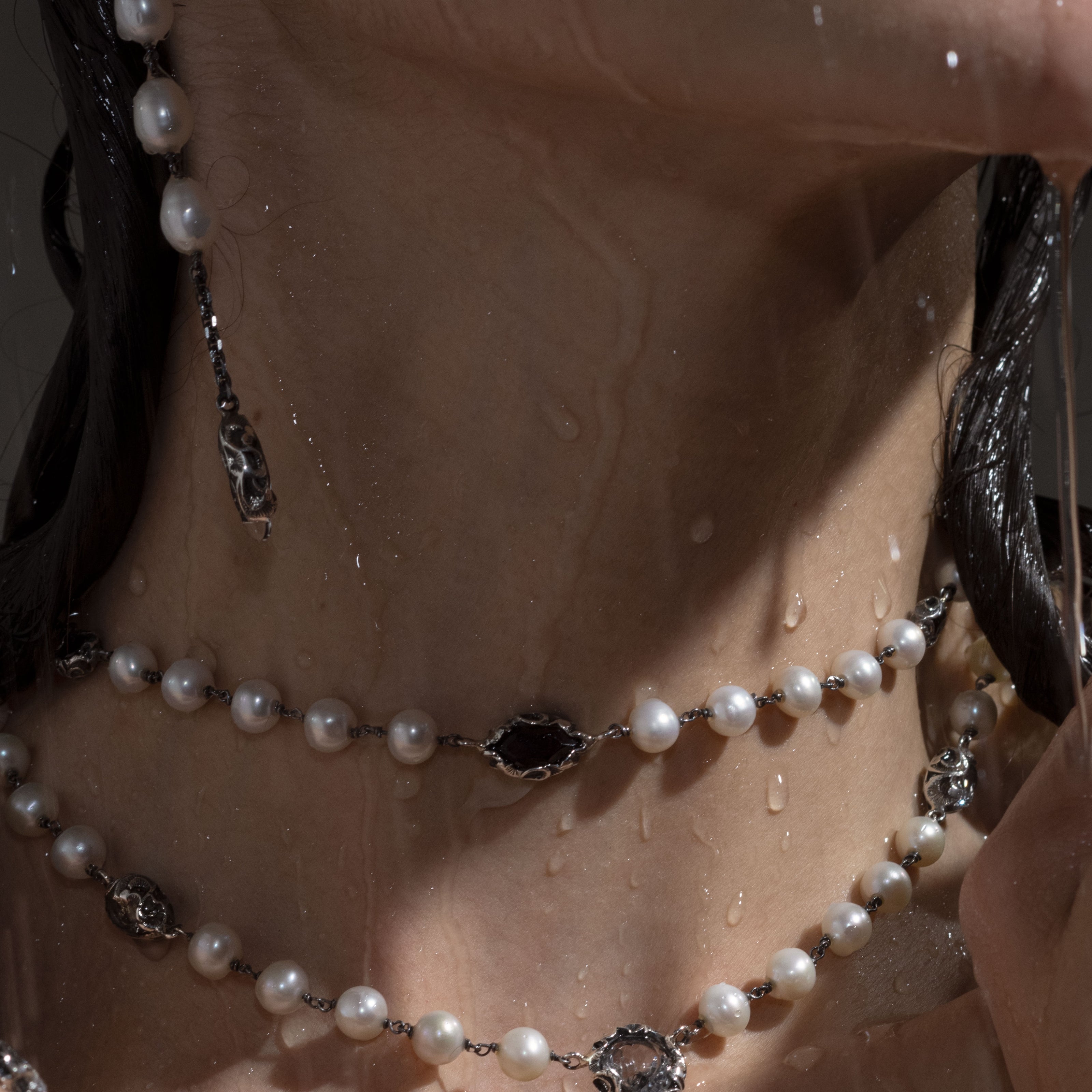 Collana girocollo Pura con perle e pietra taglio navetta