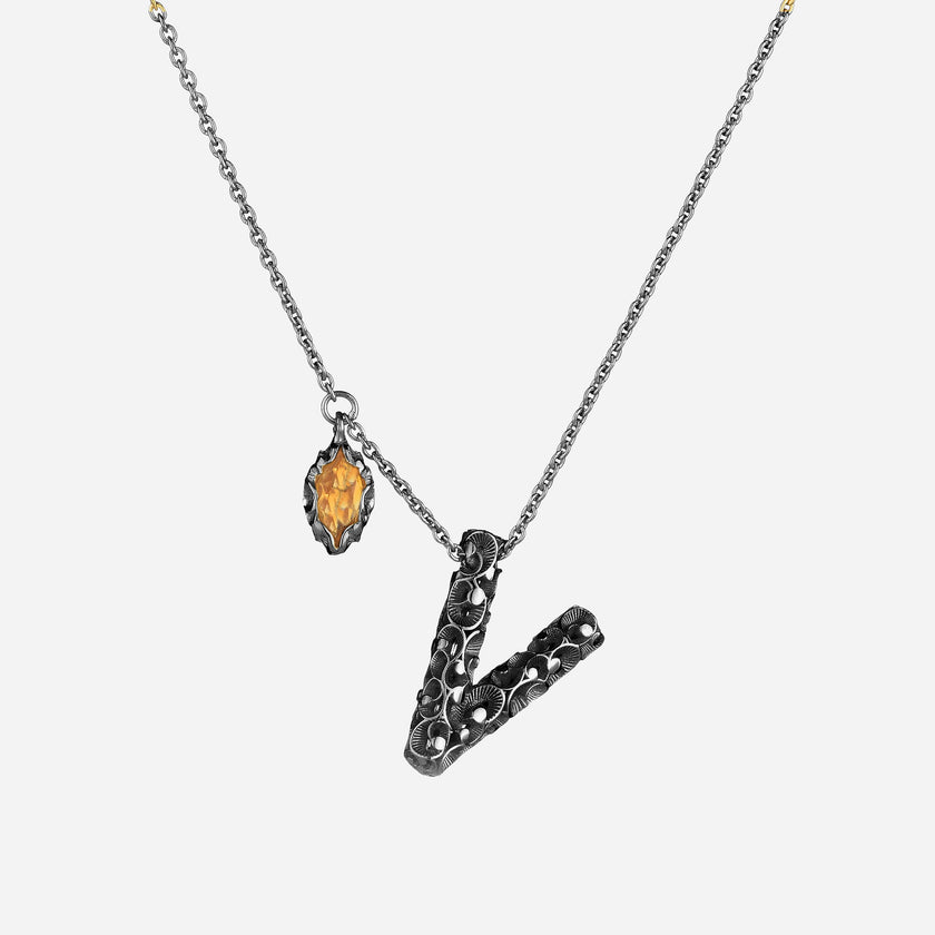 COLLANA CIONDOLO LETTERA  V