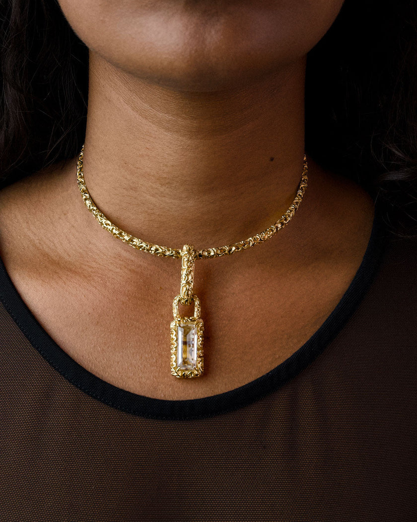 CIONDOLO COLLANA BAGUETTE DORATO