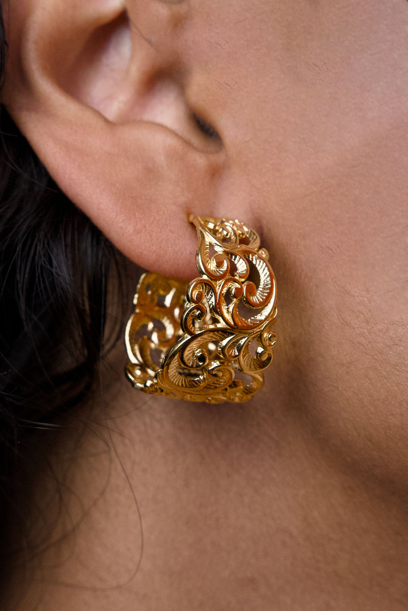 ORECCHINI DORATI A CERCHIO PIATTO