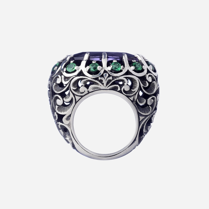 ANELLO OVAL E CORONA DI PERLE