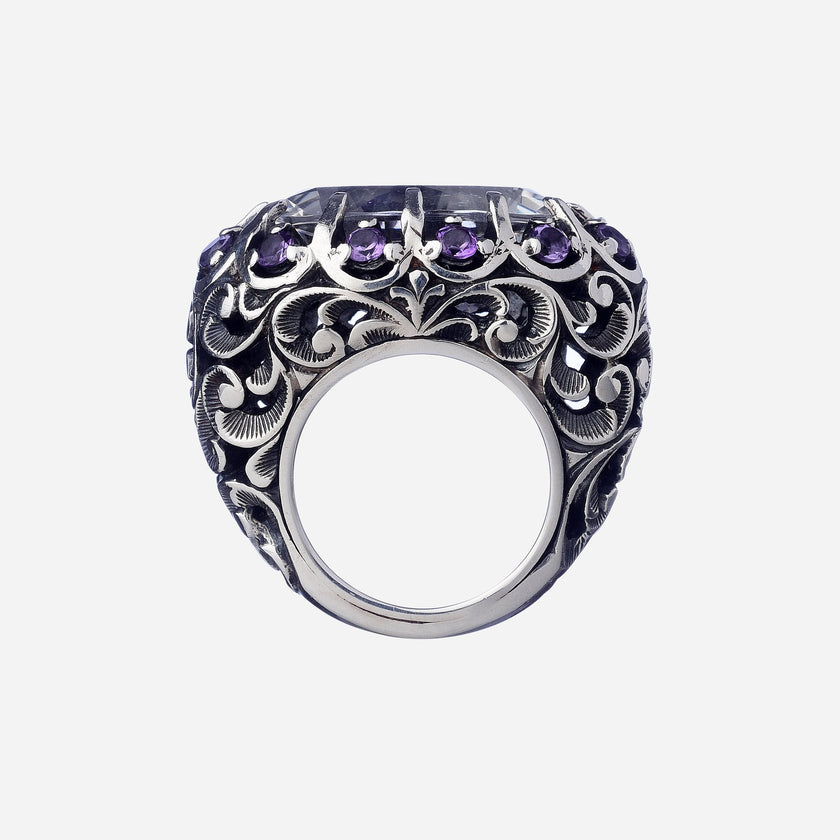 ANELLO OVAL E CORONA DI PERLE