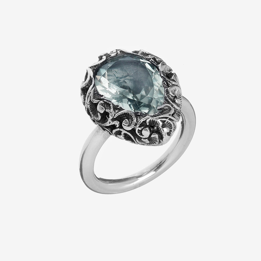 Anello in argento brunito inciso, goccia naturale grande sfaccettata, gambo lucido