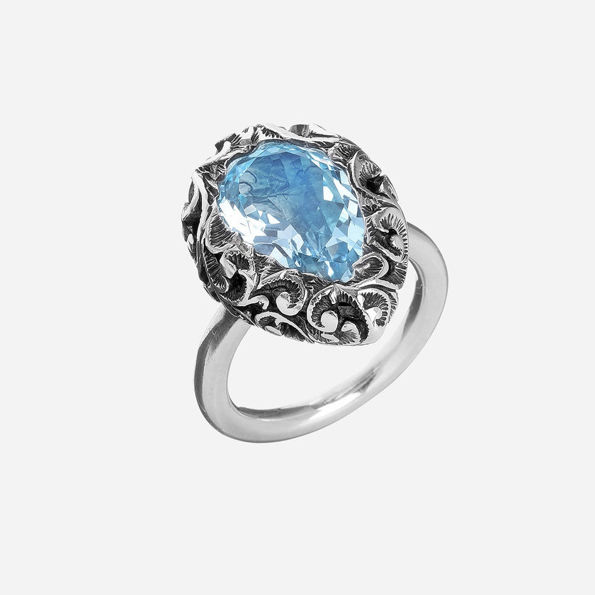 Anello in argento brunito inciso, goccia naturale grande sfaccettata, gambo lucido