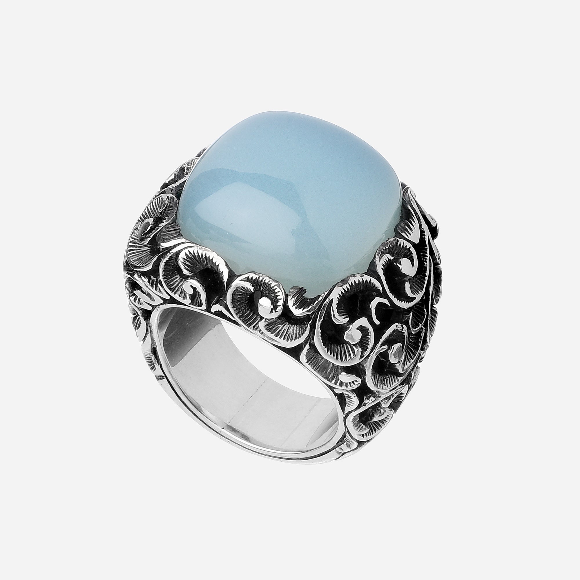 Ring with cabochon stone