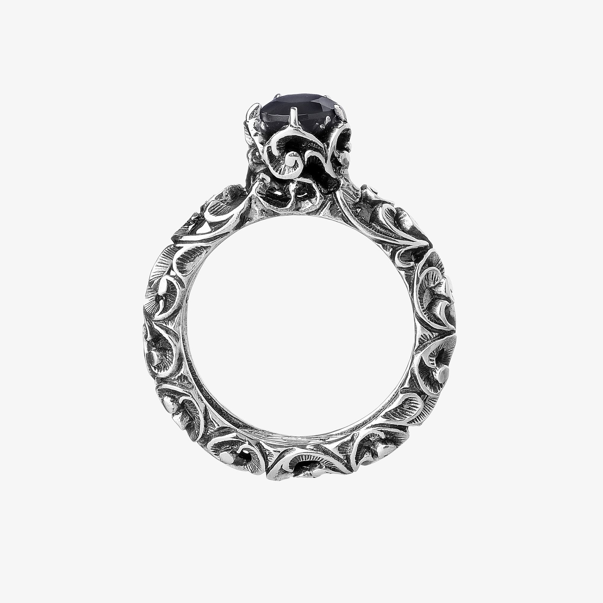 Anello solitario con pietra tonda piccola