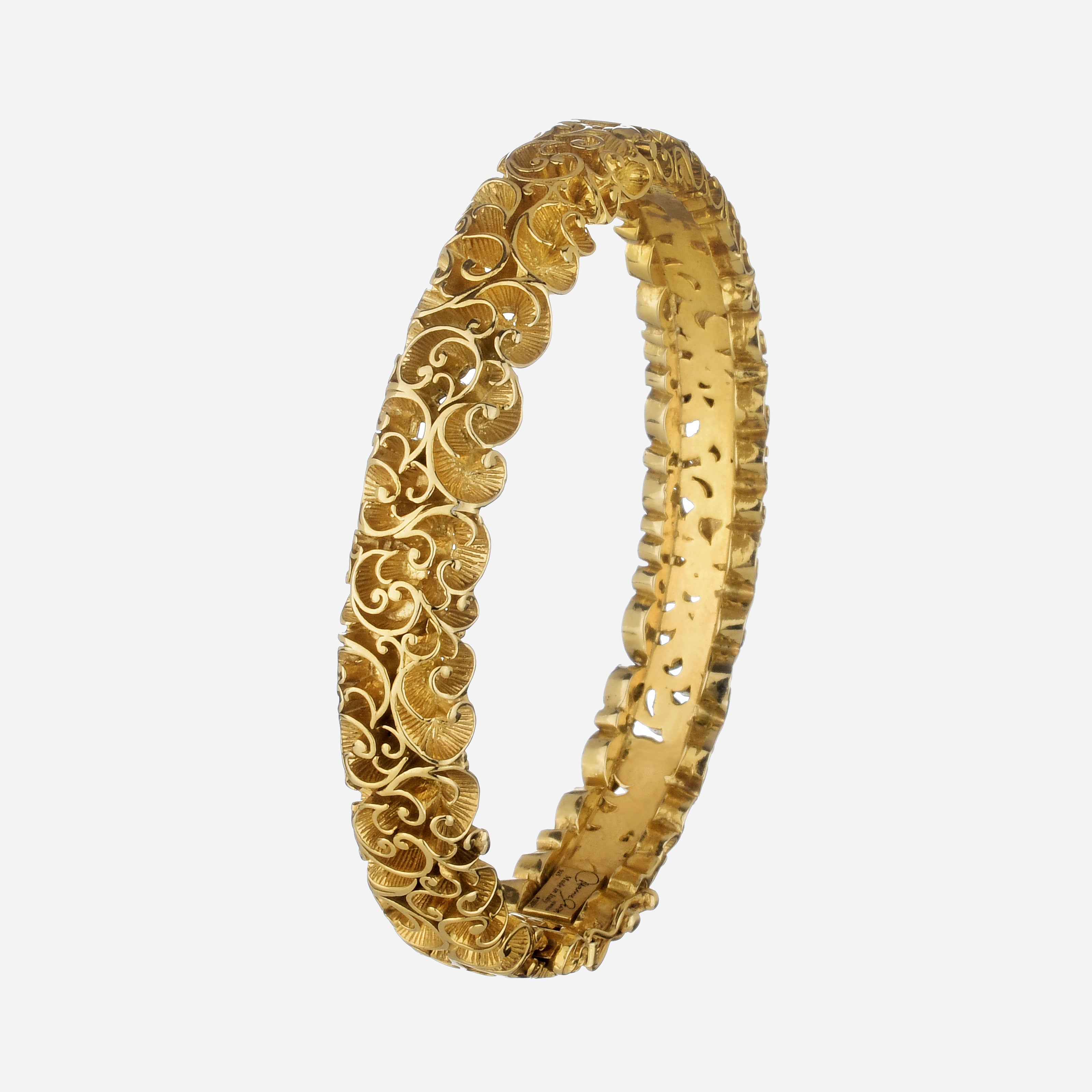 Opera bracelet with narrow cuff in yellow gold