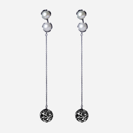 Orecchini doppia perla a lobo, coppette e catena rolò tonda, sfera pendente lavorata